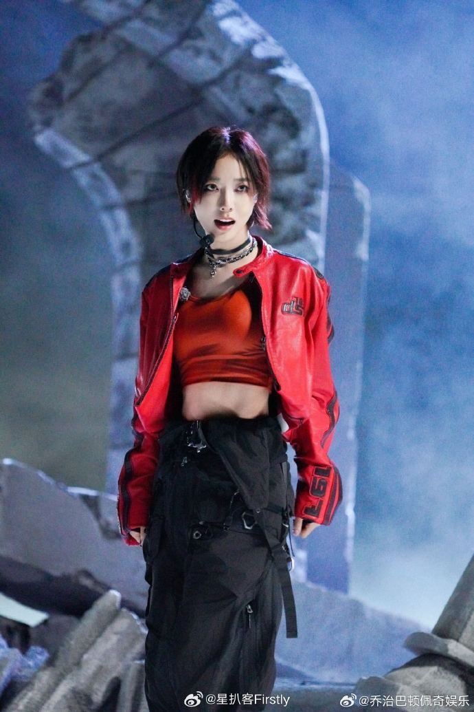 王珞丹[超话]王珞丹没有天赋就不断重复当 “文艺女神” 化身 “练习狂魔”，王珞