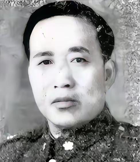 蒋纬国拉住中将苦苦托付，转头就被当作弃子，他一招保全整座上海
 
1949年上海