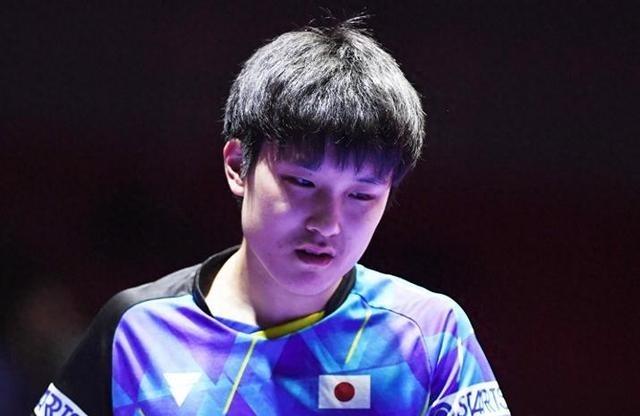 估计张本智和肺都要气炸了，不是因为又一次输给了中国小将，连续两次一轮游，而是因为