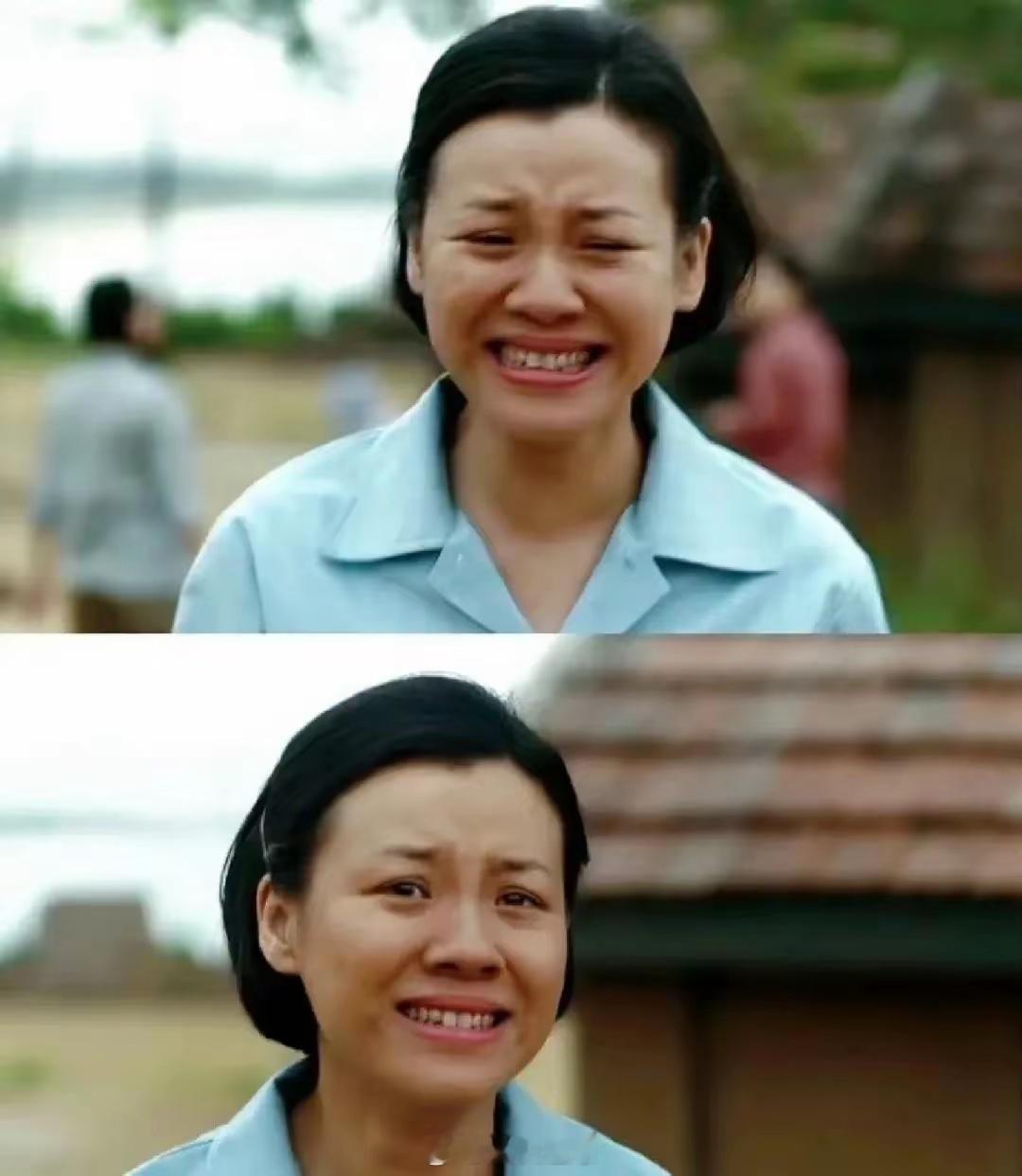 父母爱情里，有一幕让人非常感动，就是老丁和德华求婚成功，德华边哭边笑走回家时的场