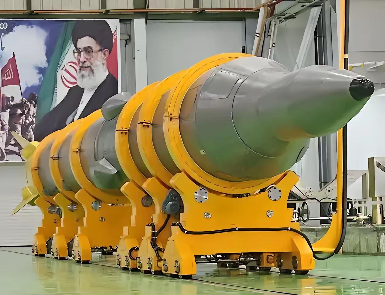 伊朗不怂！伊朗伊斯兰革命卫队刚刚(3月1日 )发布公告，对美国航空母舰亚伯拉罕·