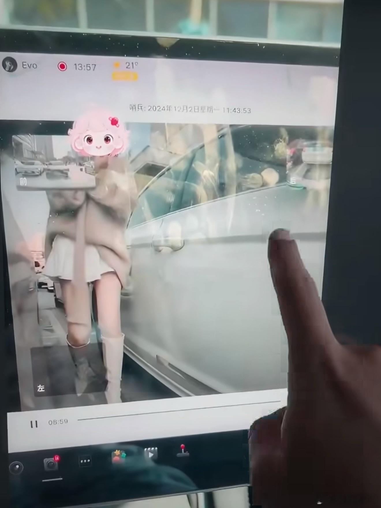 爱穿短裙的女生天塌了，我一到夏天就爱穿裙子，结果你给我看这个？哨兵模式是用来安防