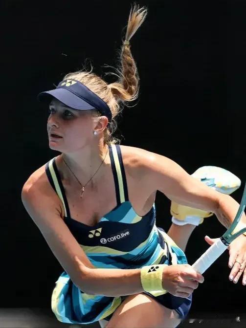 2024澳大利亚网球公开赛，再爆冷门，两届澳网冠军阿扎伦卡出局，郑钦文今晚对阵多