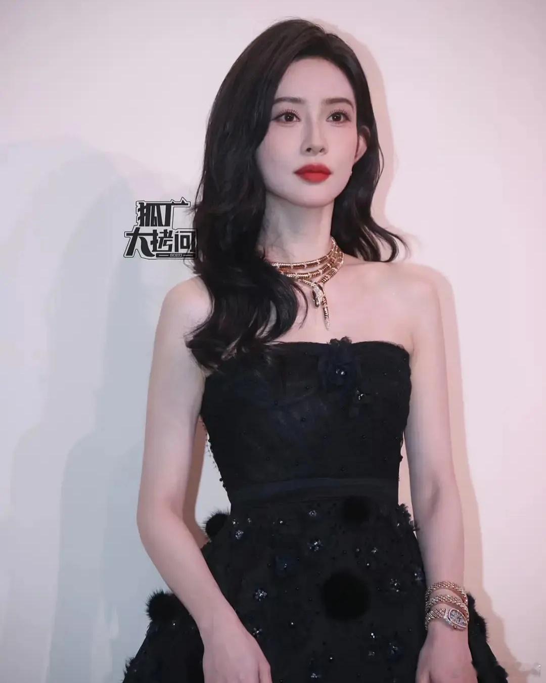 刘亦菲已被孟子义艳压。。。 