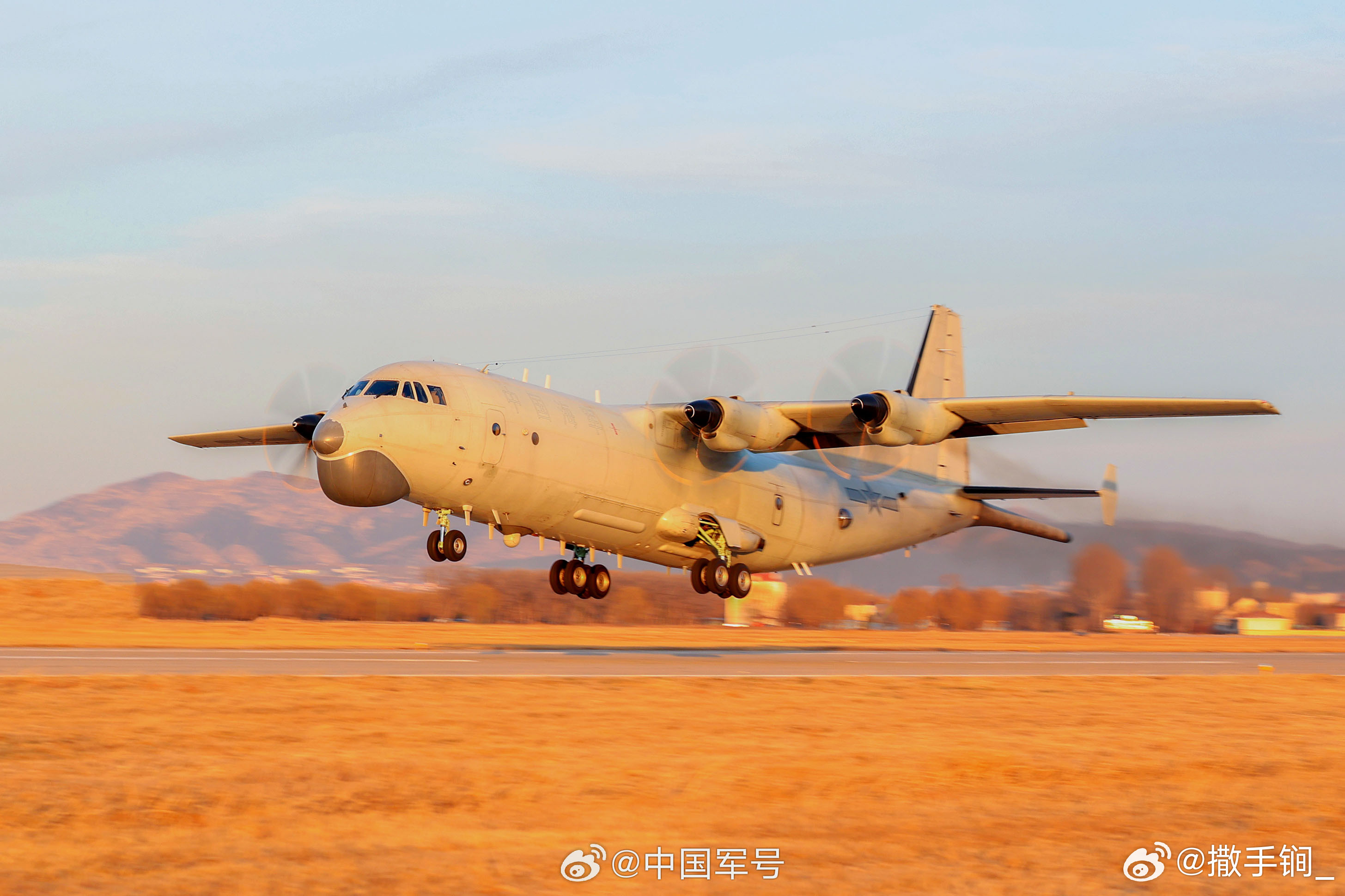 一身金光，朝霞还是晚霞？ 