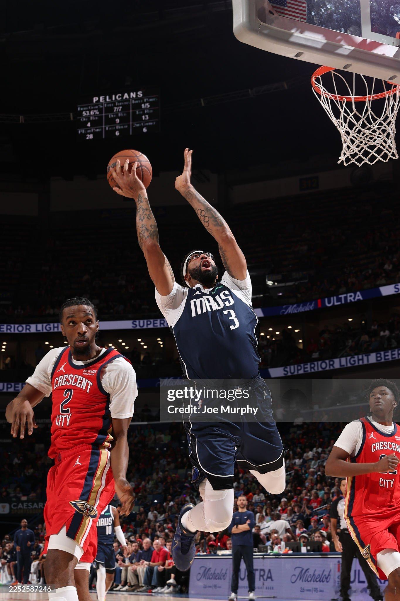 MFFL 今天戴维斯得到35分17篮板2助攻1抢断1盖帽，投篮28投16中，三分