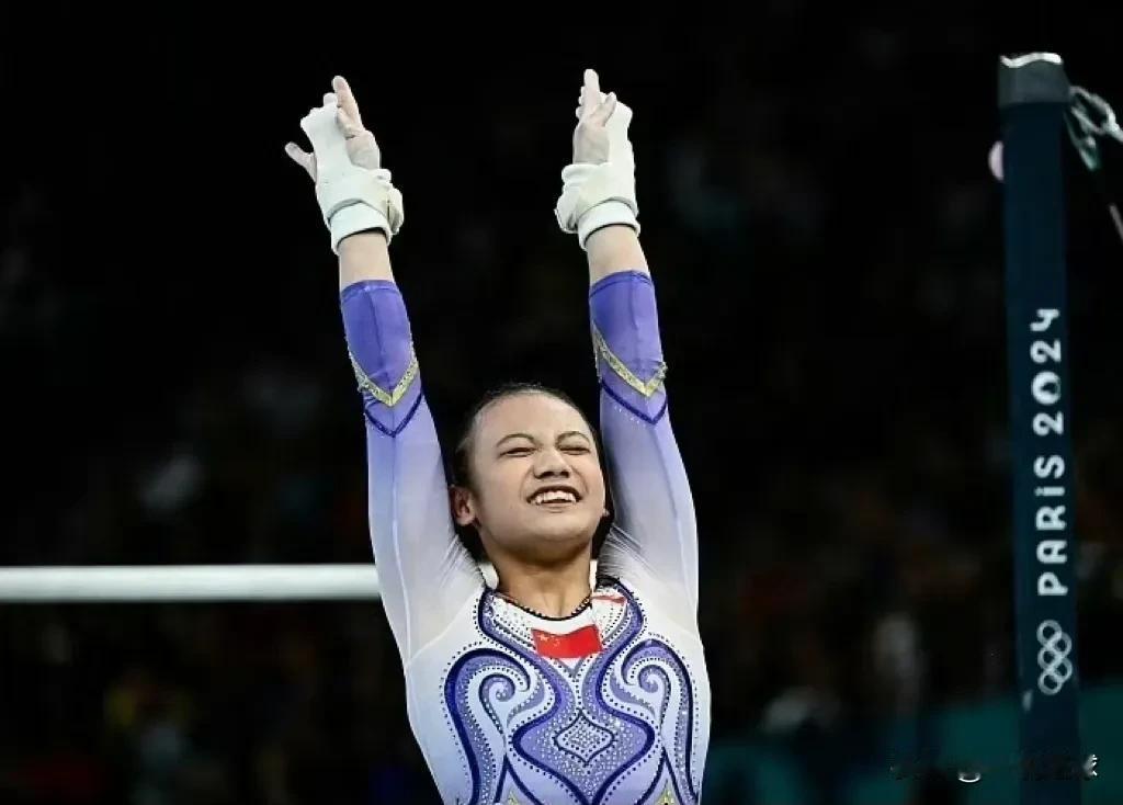邱祺缘拿到女子高低杠银牌！一小时内，体操项目拿到1金2银！！非常不错了！！

#