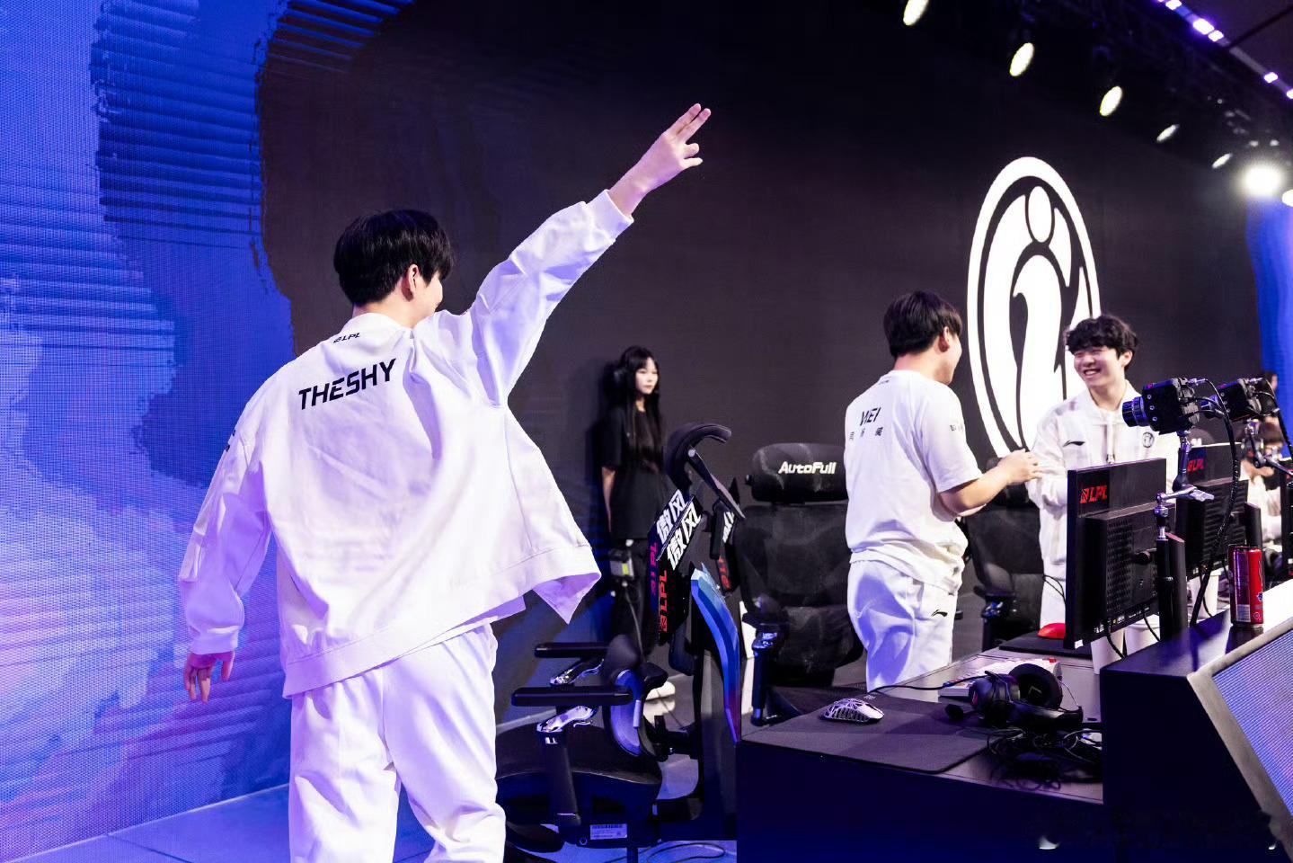 🍊🦌也要幸福～TheShy25岁最后一天s15总决赛s15第一线 ​​​