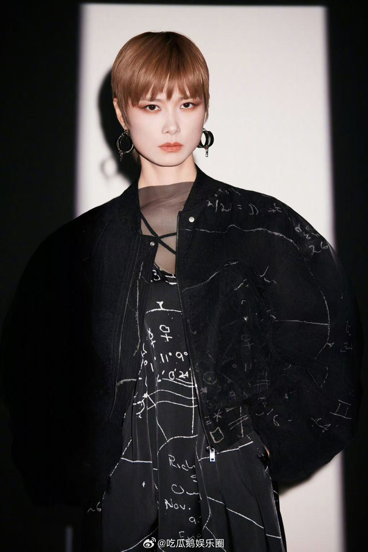 李宇春王菀之眼神并不清白我有恋姐癖是李宇春的错 王菀之对李宇春的欣赏从她看李宇春