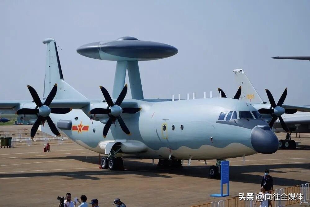 空天中枢！中国新型预警指挥系统震撼亮相，现代空战规则彻底改写
 
近日，中国新一