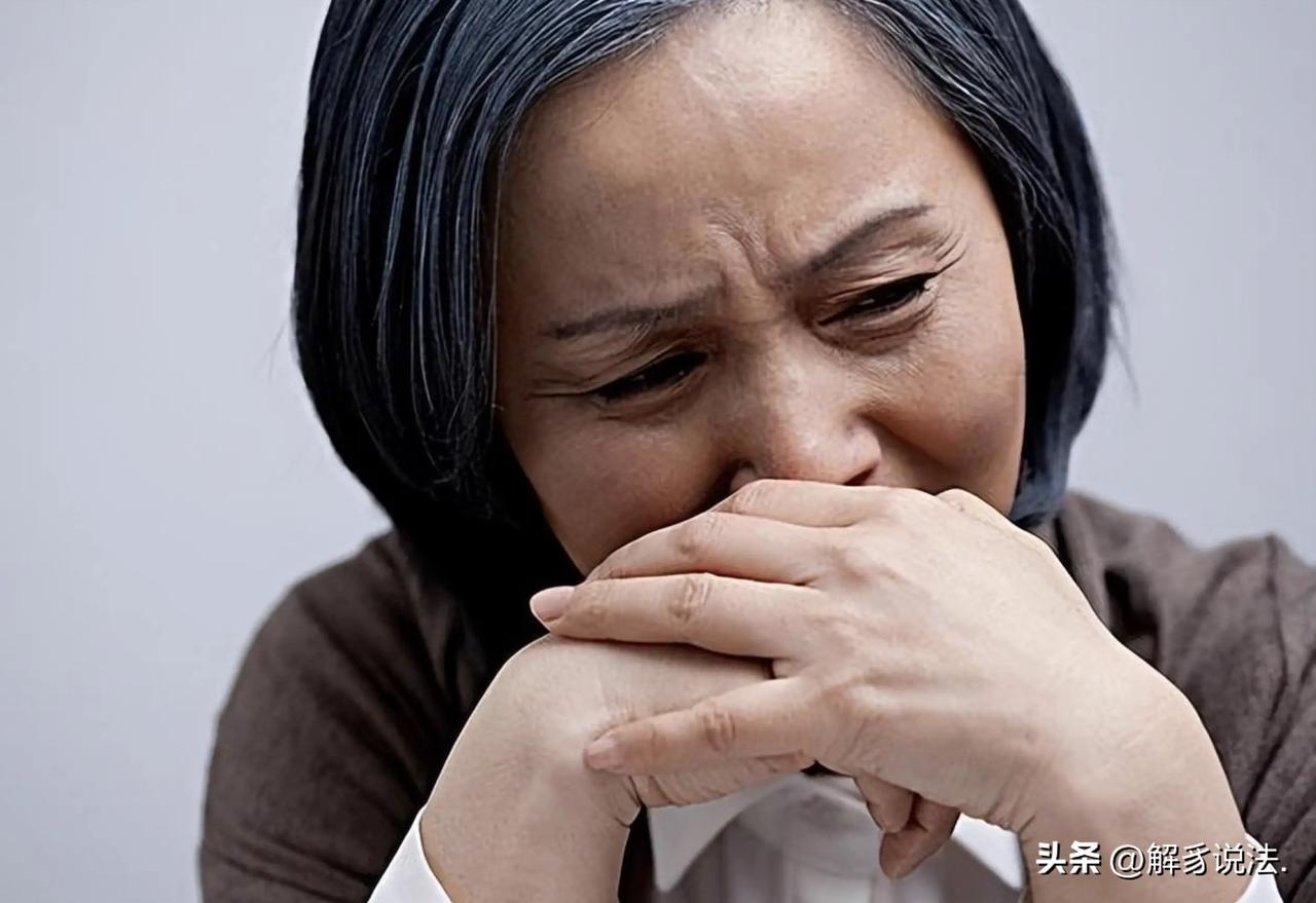 “太坑人了！”广东广州，58岁女子到一家养生会所免费洗脚，店员十分人热情，还为女