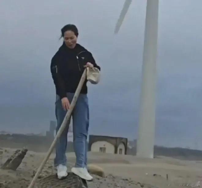 汪小菲从台湾飞回北京了，小杨阿姨感慨，不知不觉小玥儿就长大了！ ​​​