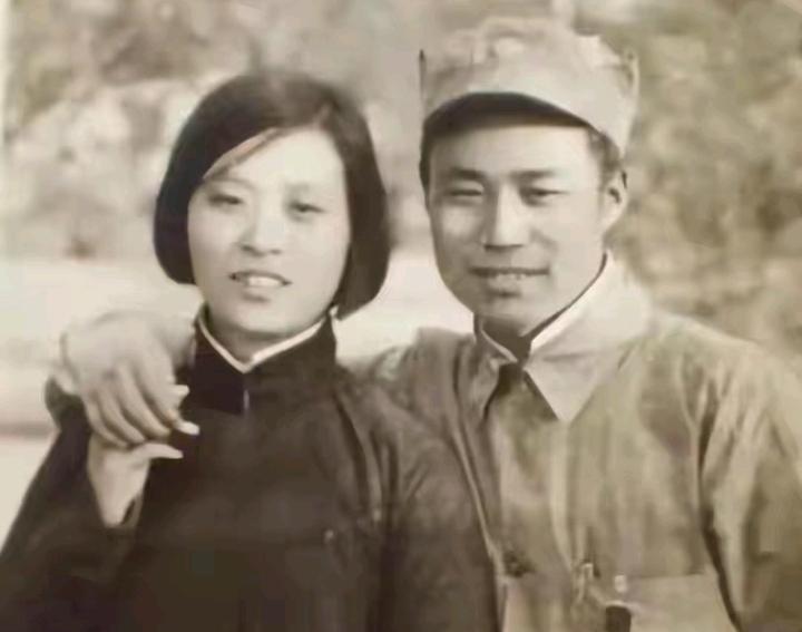 提起开国中将王近山，大家都知晓这位“疯子将军”战功赫赫，上甘岭一战打出威名，可他