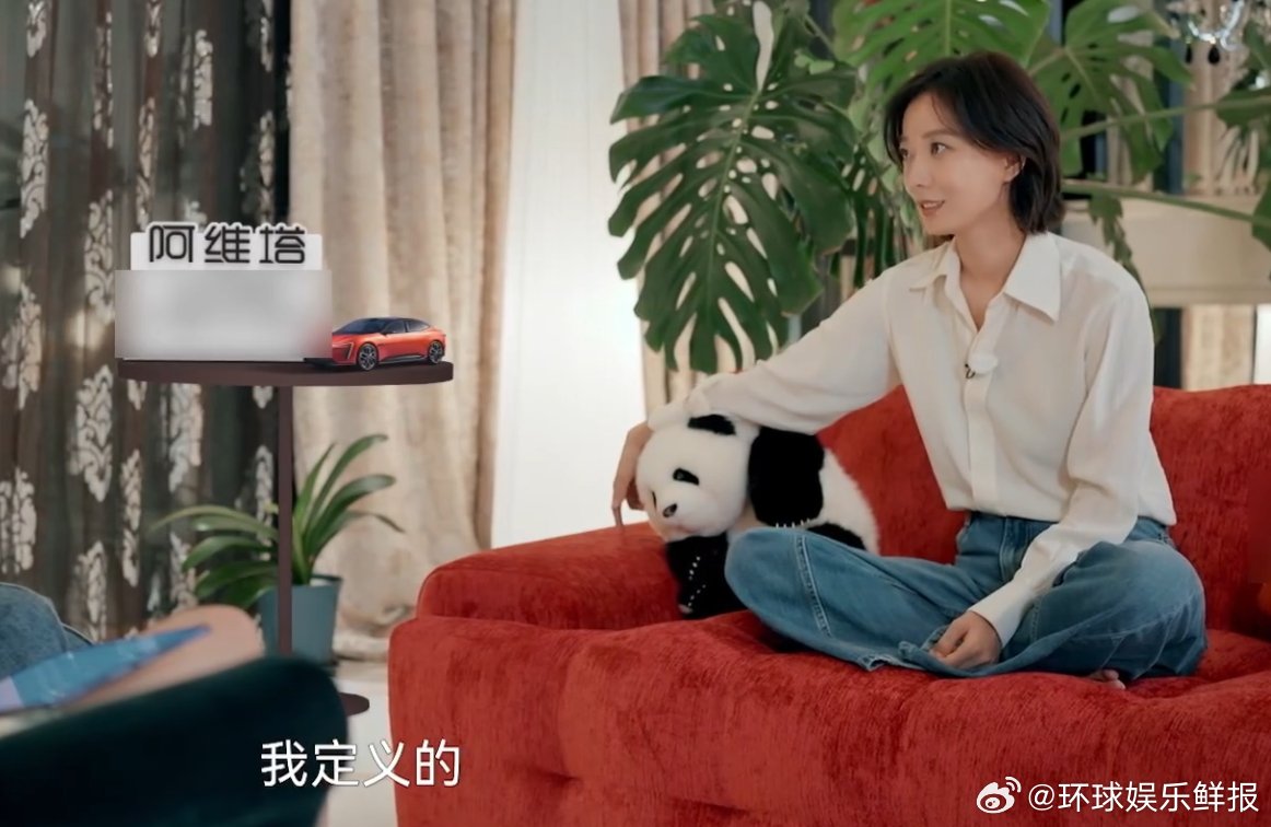 王珞丹[超话]谁能想到！王珞丹在《乘风破浪》背着摄像机哭鼻子，这反差感直接拉满，
