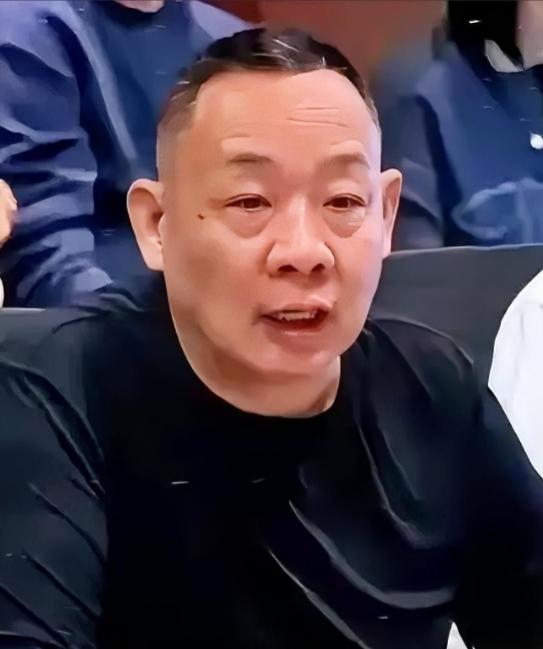 宣布涨租那天，于东来没还价。房东以为他至少会拖、会求情。但什么都没有。胖东来的通