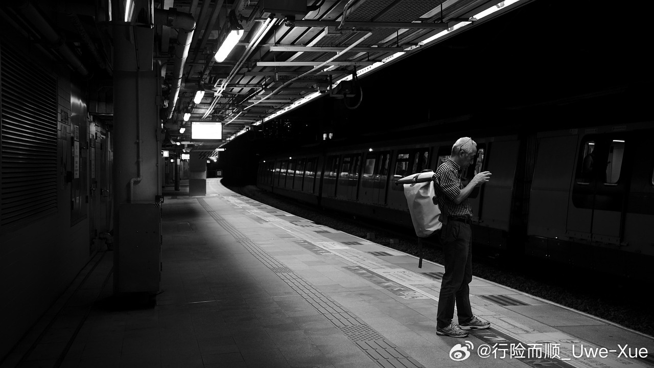 期权日记 周四上海冬寒。因沪深两市早盘低开，虽全天沪指震荡收绿，但K线上仍然录得