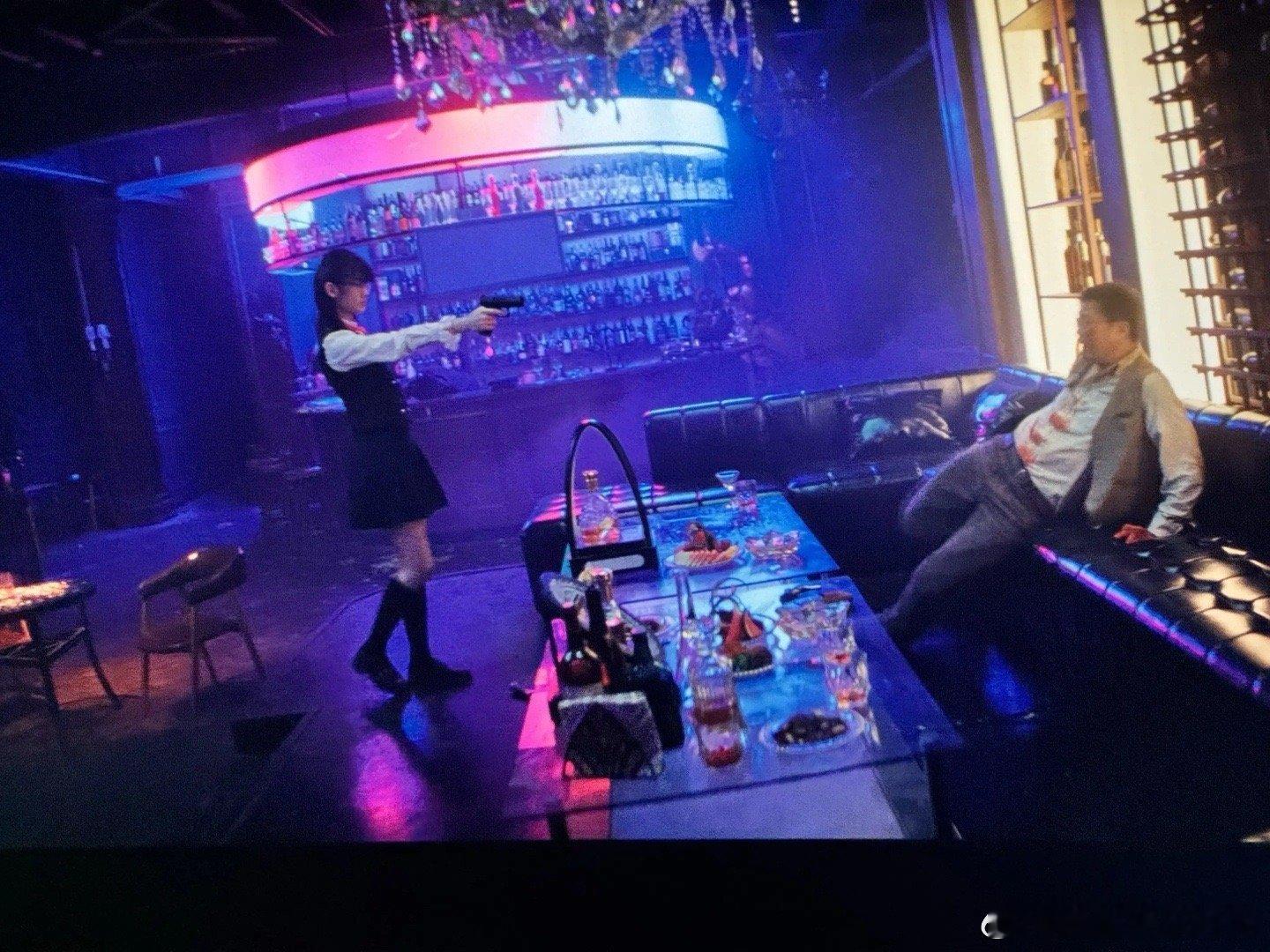 王圣迪6年狠人工龄    六年狠人工龄，从不失手。从普普的眼神杀，到《匿杀》的枪