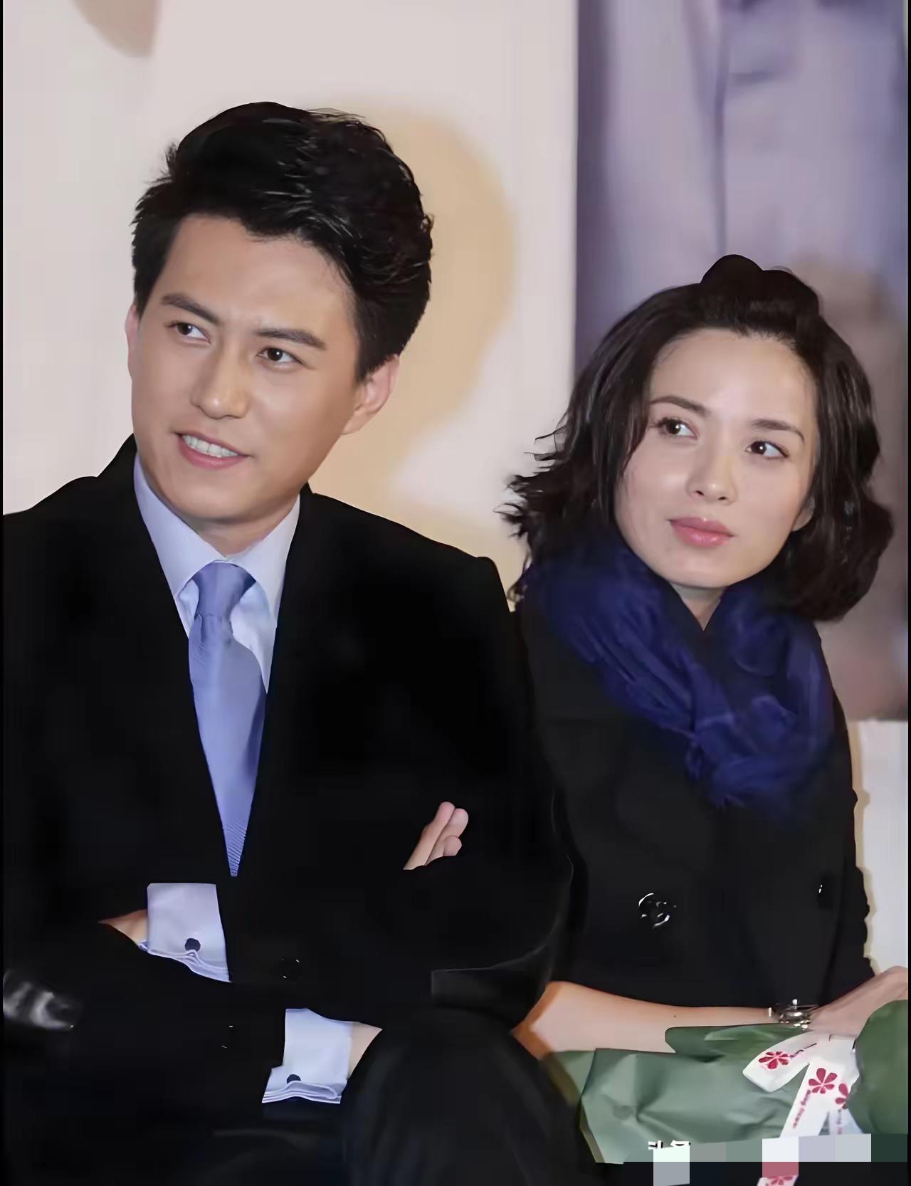 靳东太帅了，旁边女士是谁？