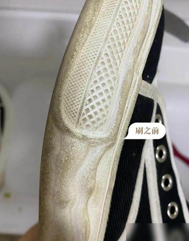 天呐！新年大扫除居然能这么爽？我之前擦水槽缝擦到手指发酸，现在用个薄缝隙刷，两下