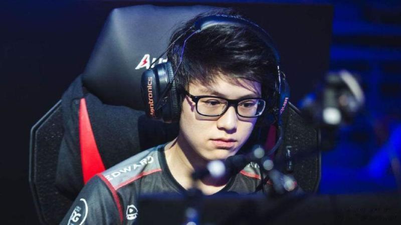 离谱！EDG上单Solokill排位偶遇Meiko赛后将其举报 官博被爆破昨日E