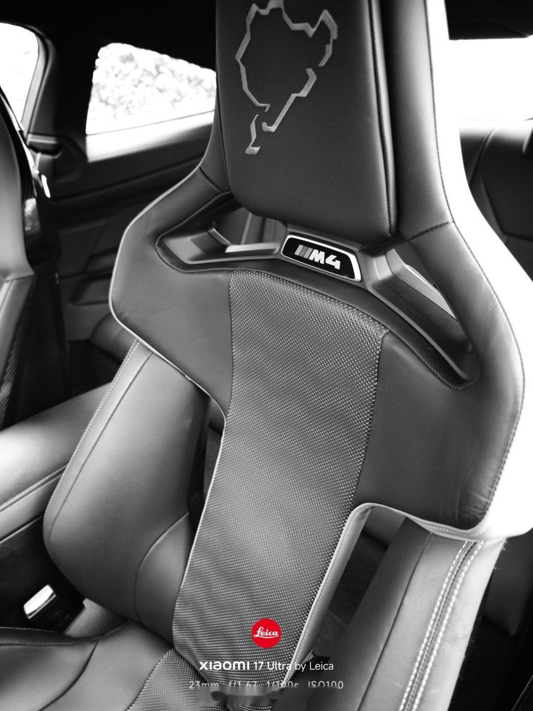 本来想今天想开着宝马M4纽博格林限量版体验一下飞驰人生3，结果北京下雪 了那就随