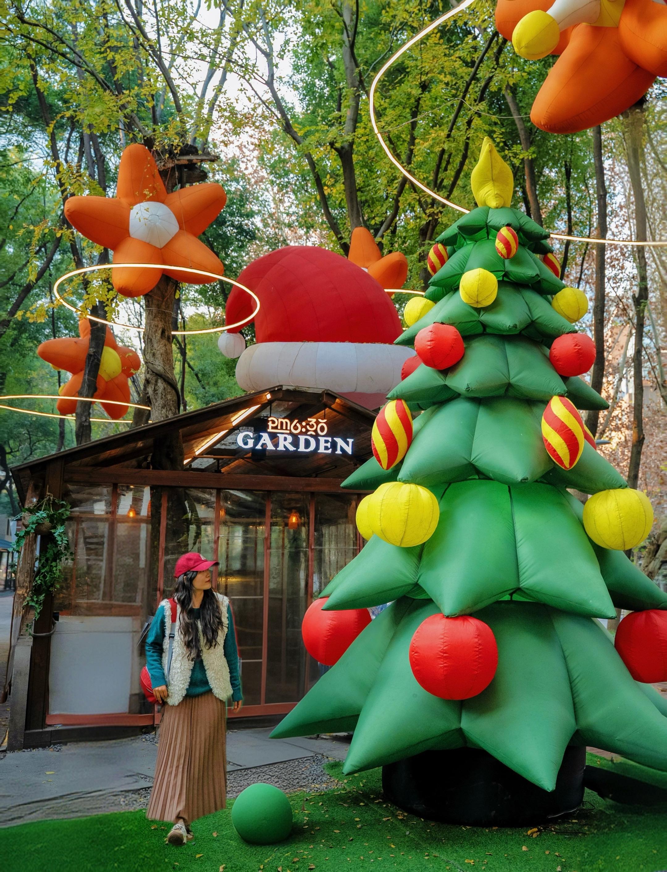 武汉巨新！圣诞版citywalk路线免费超好拍👏。武汉的圣诞氛围已经...