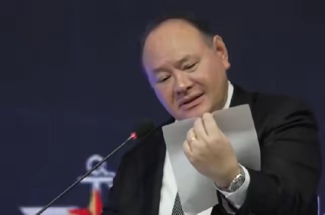 奥特多罗现在还能逍遥法外，嘲笑我们，真的是对他的教训太轻了。
是时候让他笑不起来