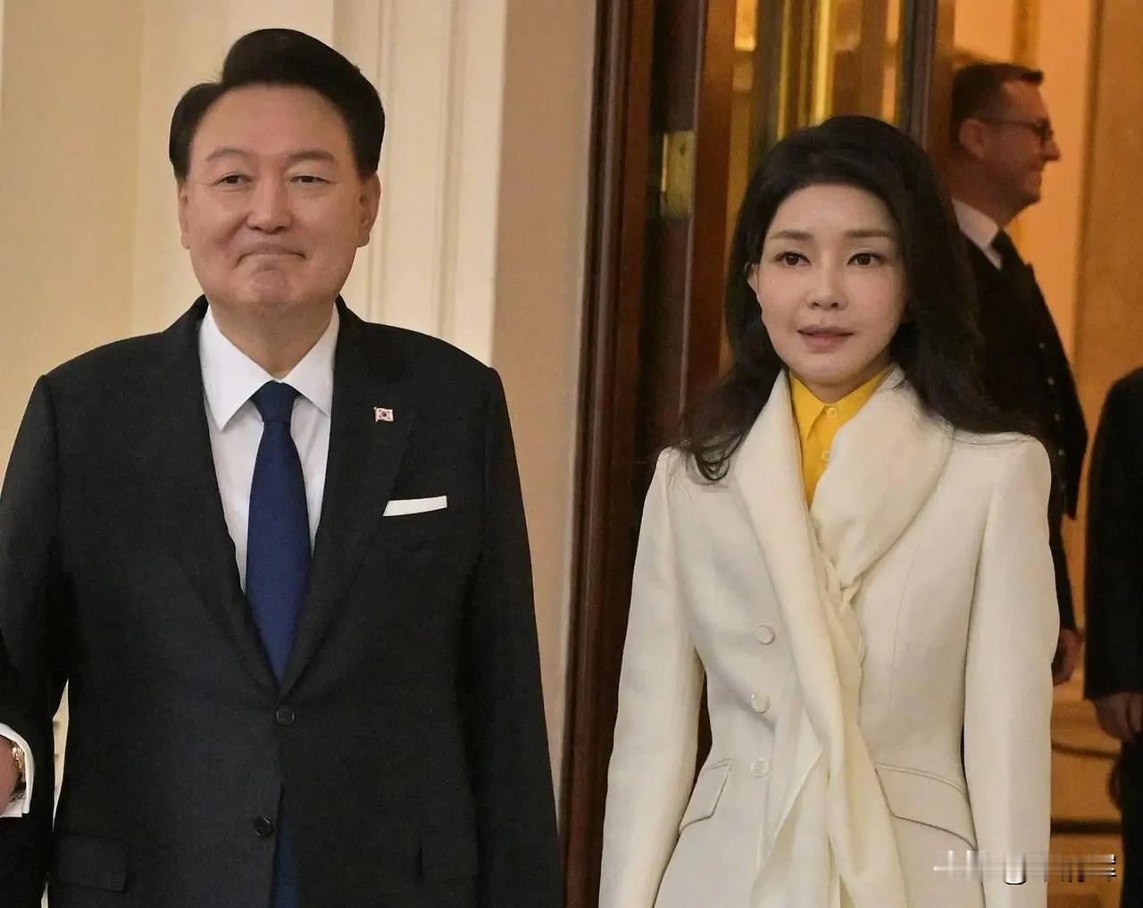 尹锡悦被立案调查希望希望韩国政坛以和为贵，相逢一笑泯恩仇！宋清辉看韩国