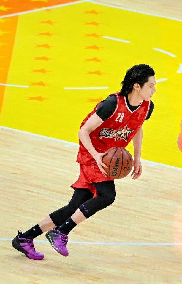 王鹤棣连续三年出战nba全明星赛王鹤棣第三年打 NBA 全明星赛啦！连续三年的坚