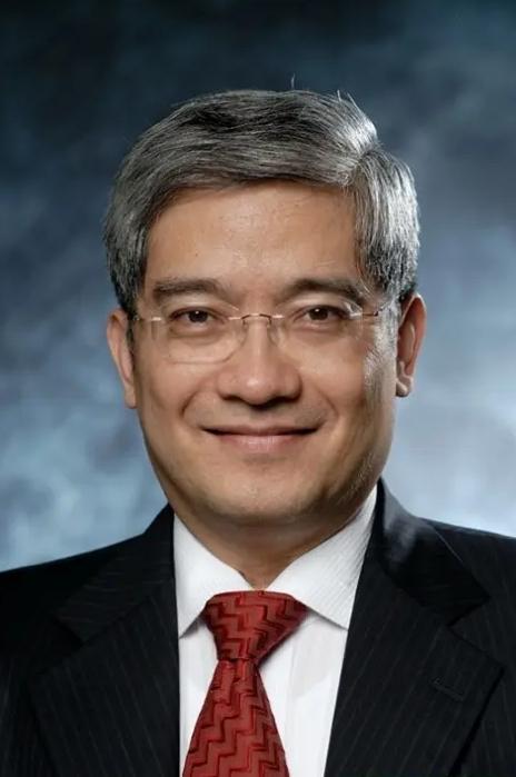 经济学家郎咸平说，久病床前无孝子，我妈妈住院大便干结，需要人去抠出来，谁干？连自