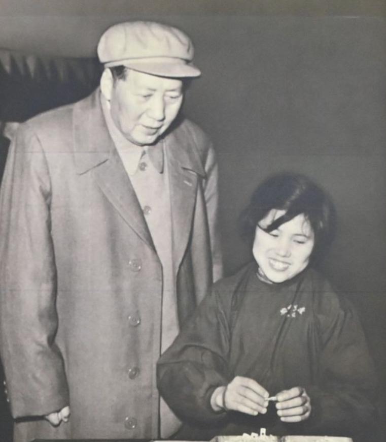 1958年毛主席到沈阳机床电器厂视察，可他发现全厂工人全都态度冷漠，就连自己问话