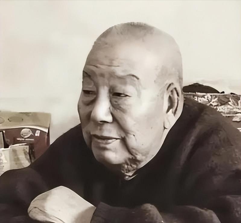 1951年，李奇微派出两个连的空降兵，企图切断志愿军补给线。排长唐满洋率领已经饿