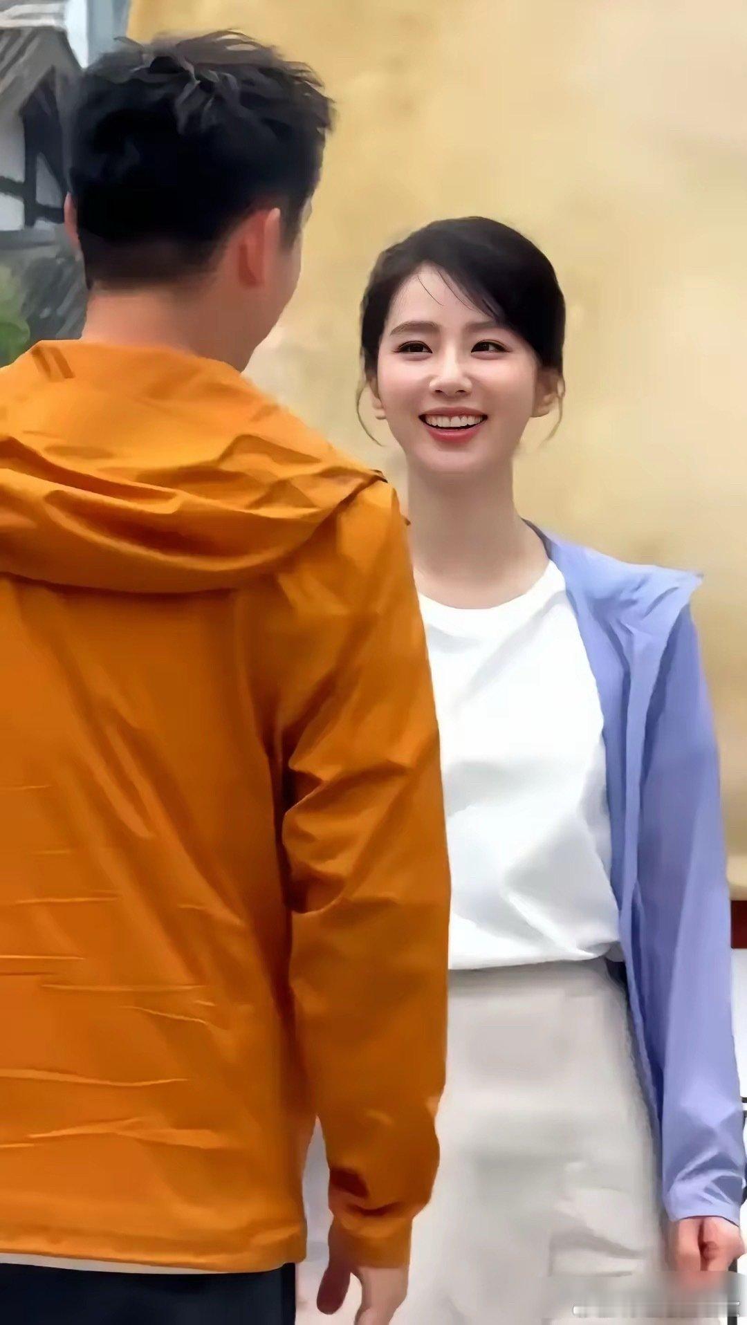 不怪吴奇隆非要把她娶回家，真人巨漂亮啊。 ​ ​​​