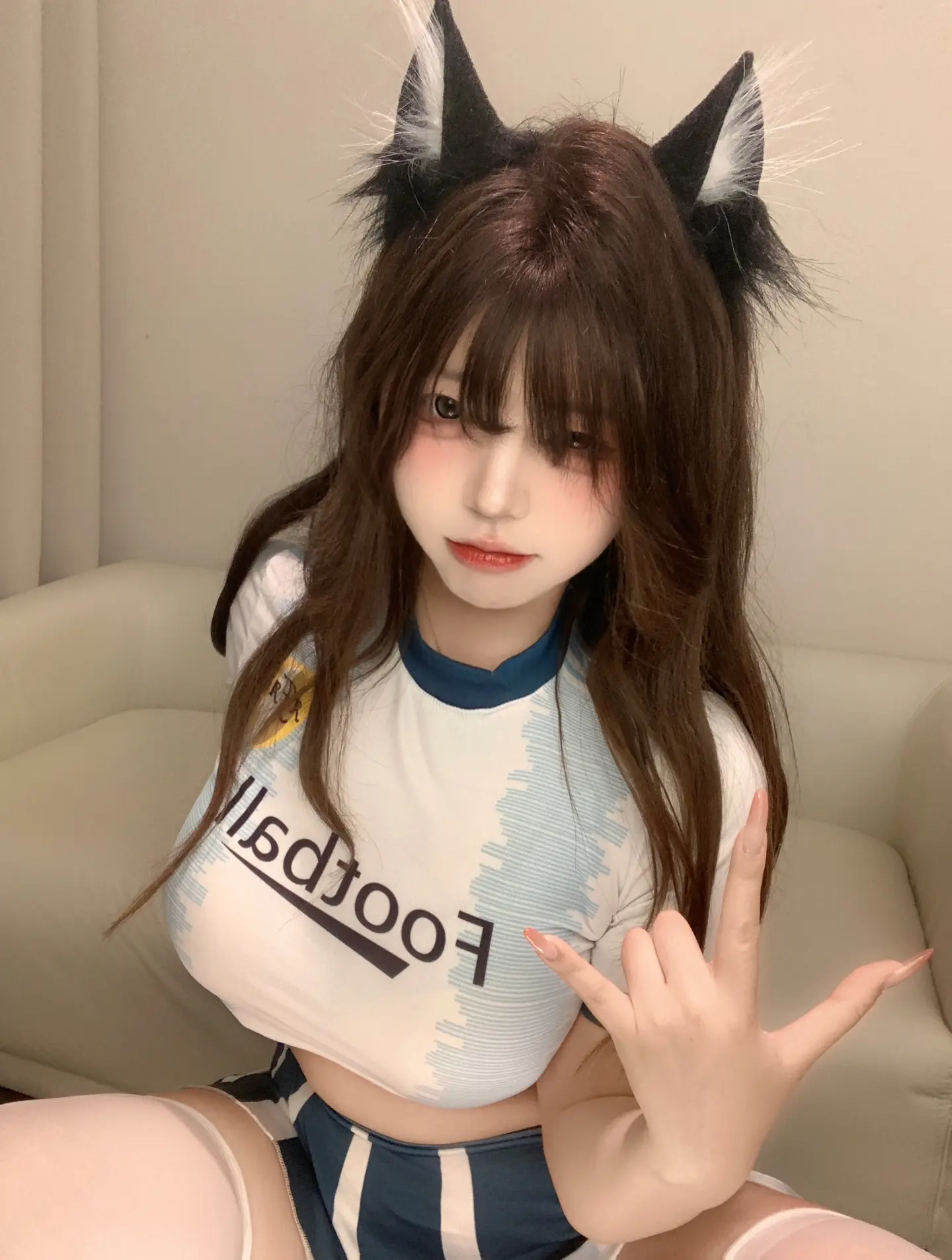 我不就亲了你一下 你就找人把我齐刘海打歪 也太过分了吧 .ᐟ.ᐟ