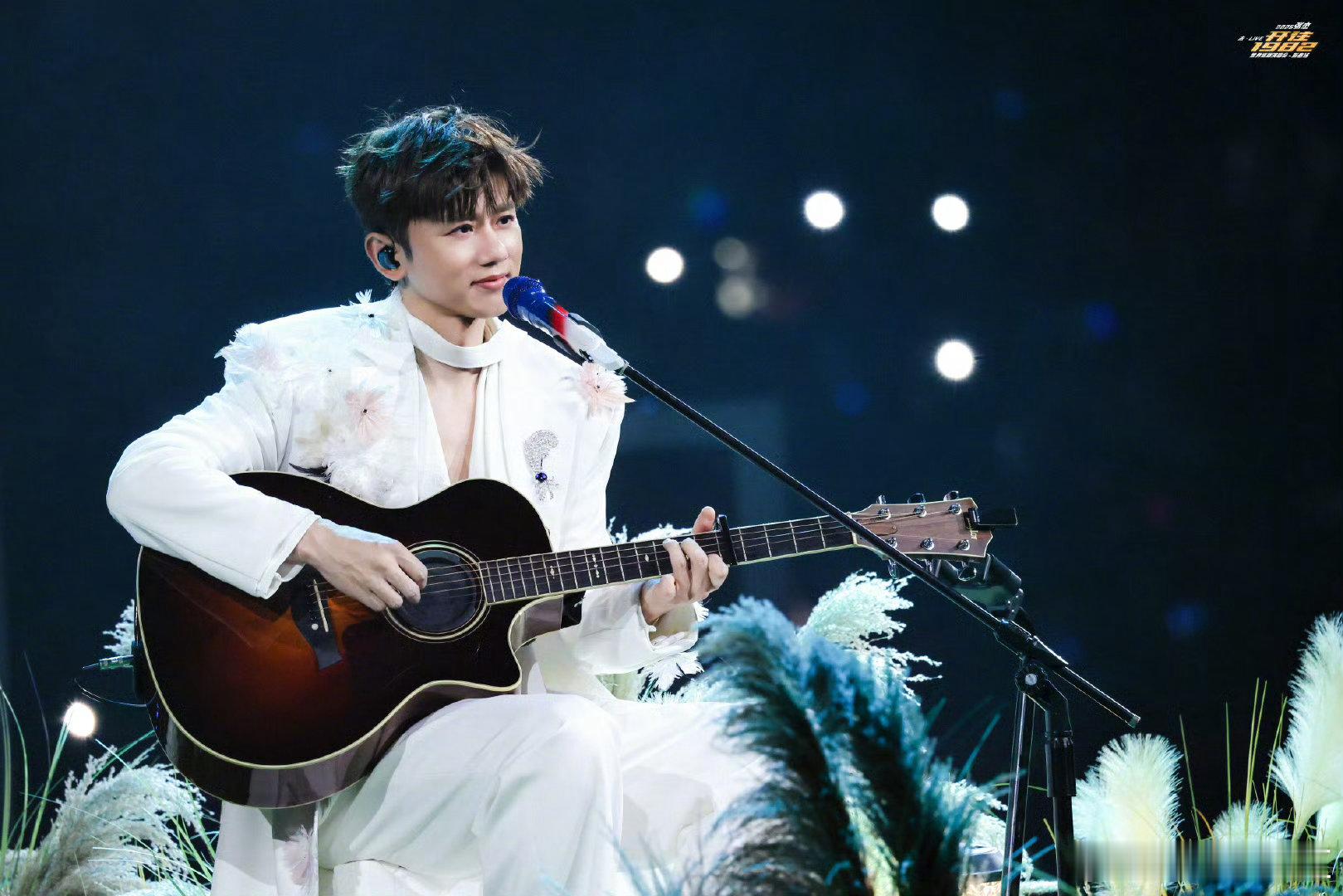 张杰张杰演唱会国内站将在鸟巢收官张杰未live巡回演唱会 连开12场炸穿乐坛！鸟