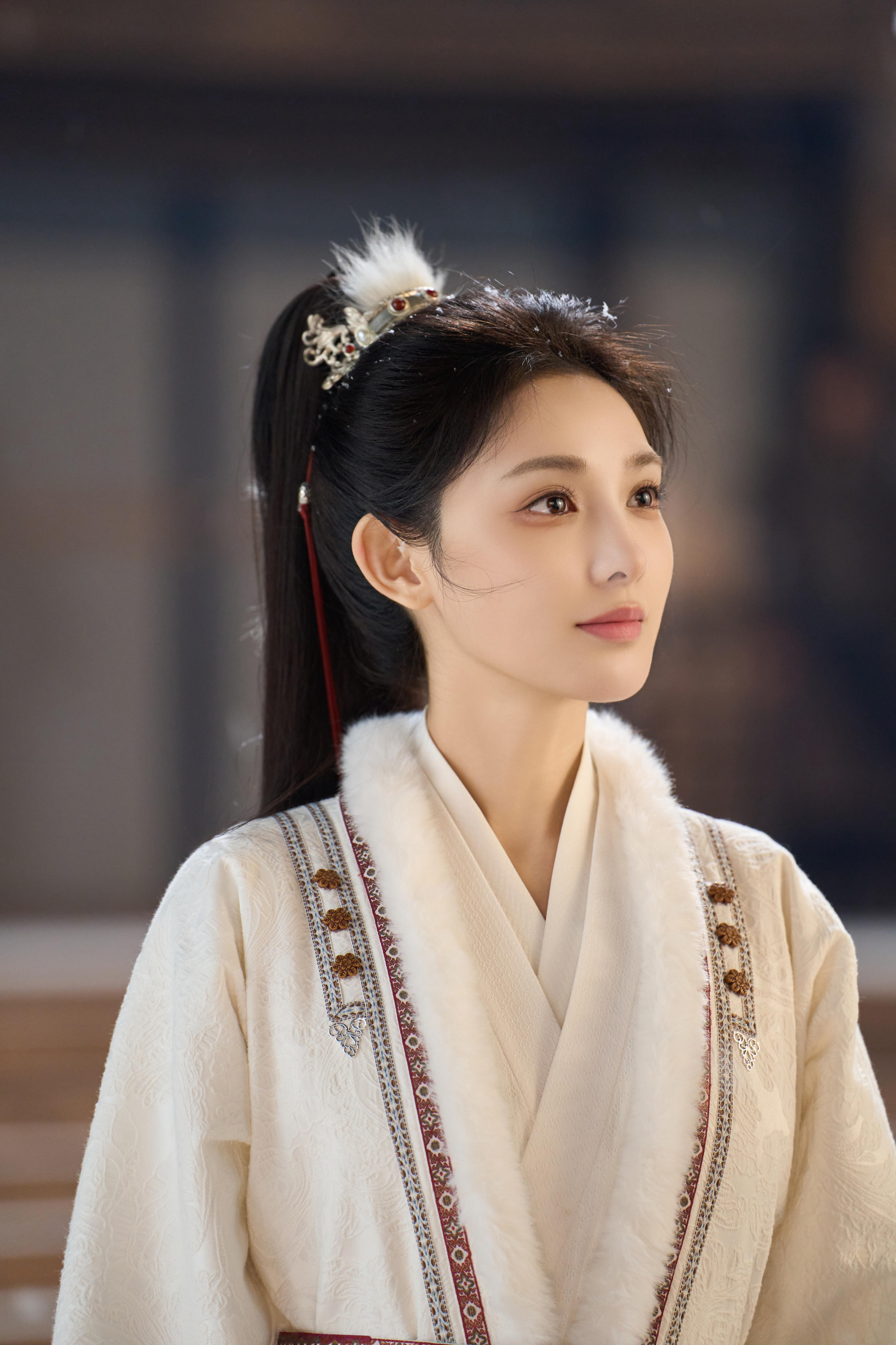 彭小苒 《凤凰台上》凌苍苍☽ 剧照-白衣+毛茸茸 