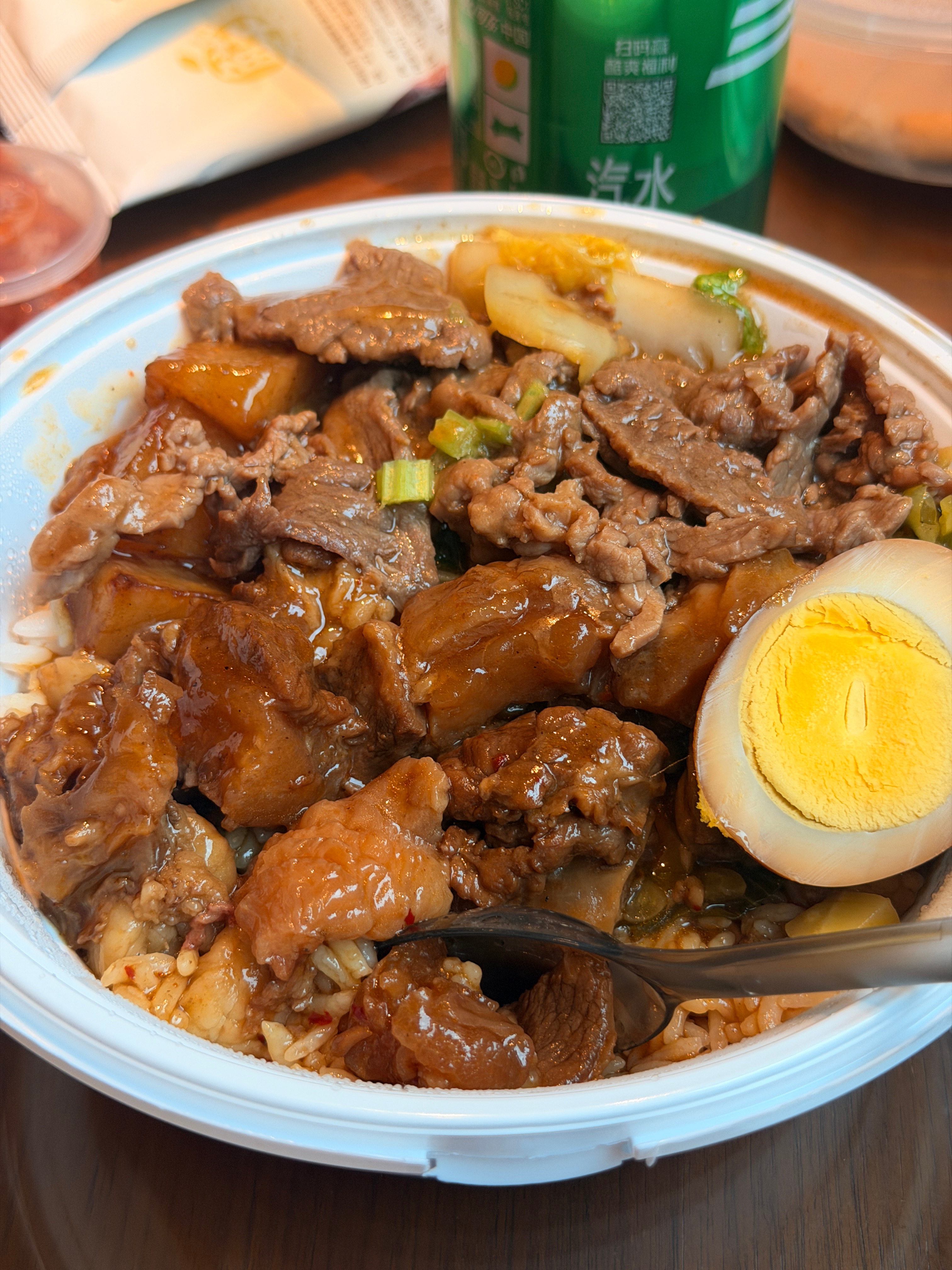 我都饿的前胸贴后背了，就瘦了4两。昨晚没吃，现在称107.6斤！减肥怎么那么难啊