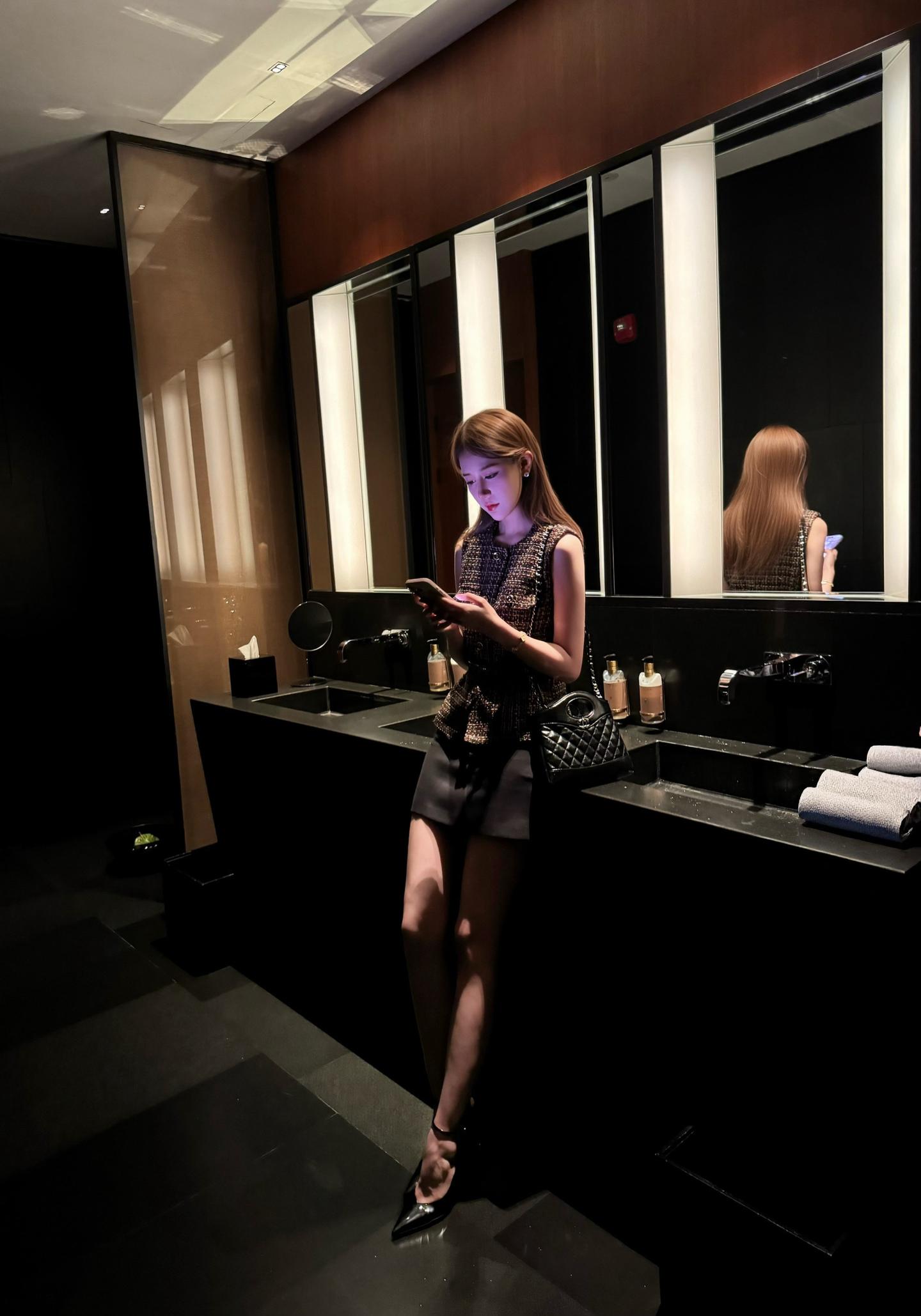 好女人得到名声坏女人得到一切。