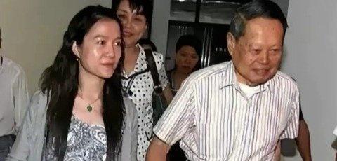 翁帆：杨先生离开的时候一定很欣慰 来自@凤凰新闻 网页链接