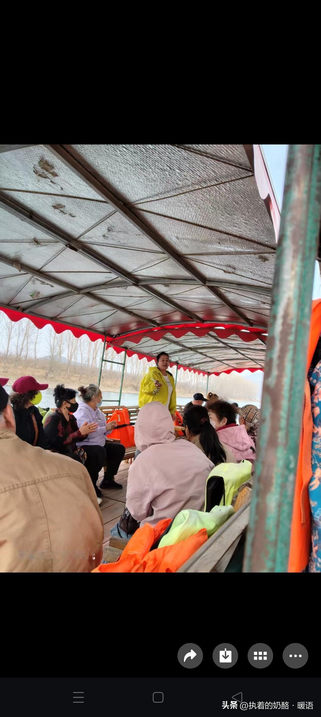 今天跟健康团队去辽阳玩了一天，对“团队凝聚力”有了更实在的理解。

凝聚力不是喊