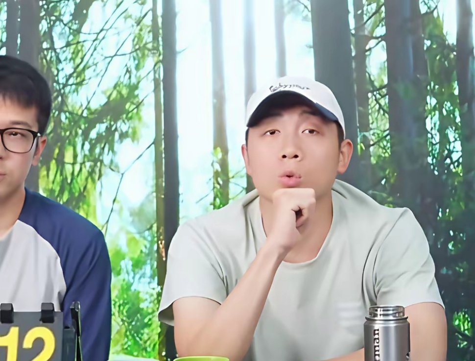王楚钦输张本：许昕直接点出 2 个原因​张本研究了大头的球路，把大头球路封死了，
