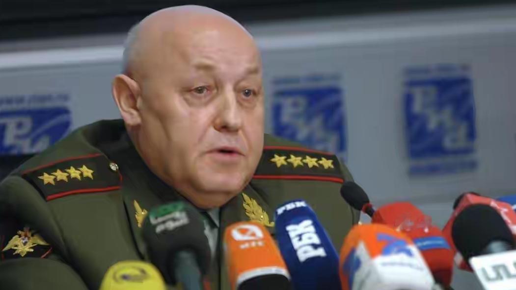 俄老将呼吁普京，不惜代价灭掉乌克兰

2026年4月，俄罗斯国内一场名为“军民团