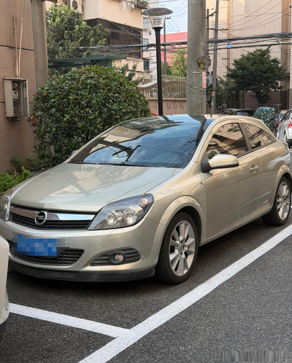 DreamCar无限热爱c 偶遇儿时dream car 车况看上去竟然相当不错 