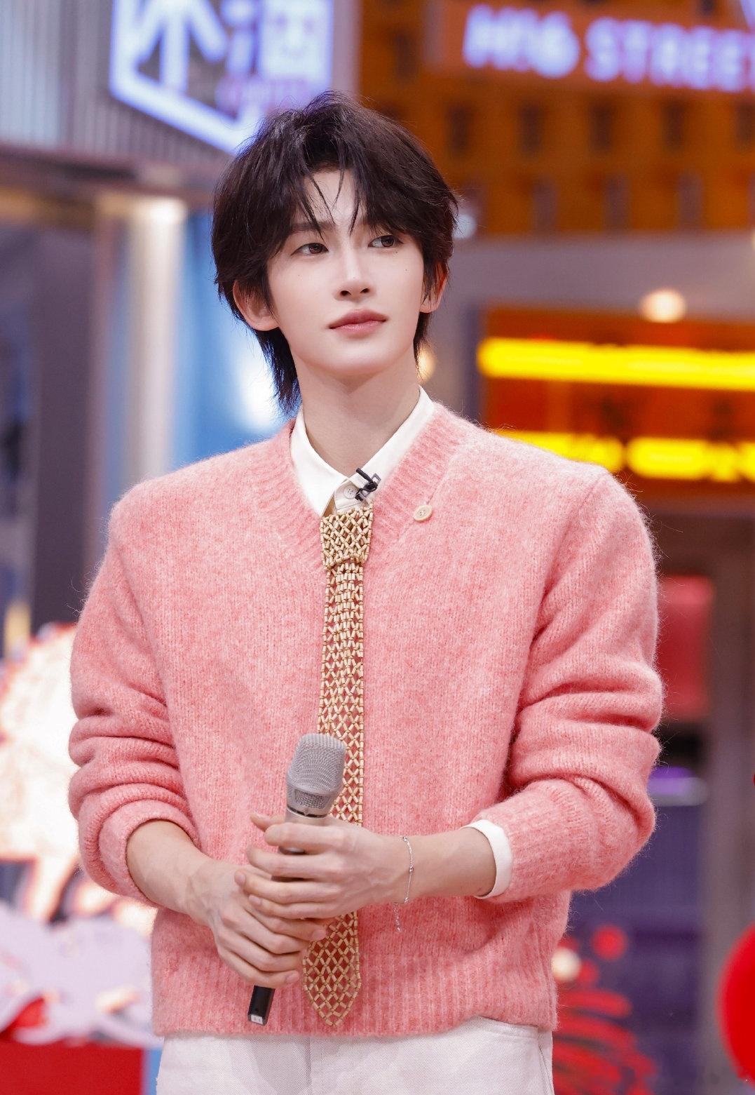 全员喜气洋洋，这才是过年该有的热闹氛围～ 你好星期六全员闹新春你好星期六