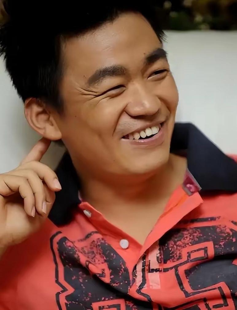 皱纹是不分年纪的，年轻时的王宝强，眼尾纹路竟如此深。王宝强的眼角纹属严重的表情纹