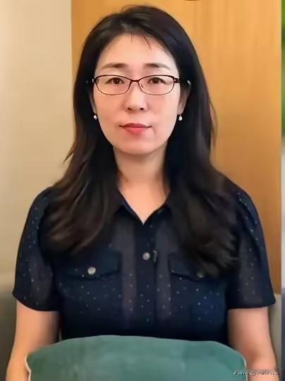 曹三姐现在应该是哭的一把鼻涕一把泪的在求唐先生可怜吧？唐先生作为一个大老板，应该
