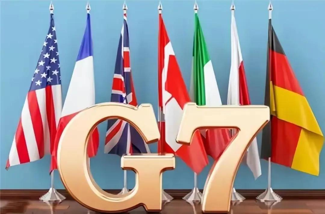 G7峰会在日本广岛核爆似的展开了！日本敞开了核抱热烈迎接！
美国竟然拿着核密码箱