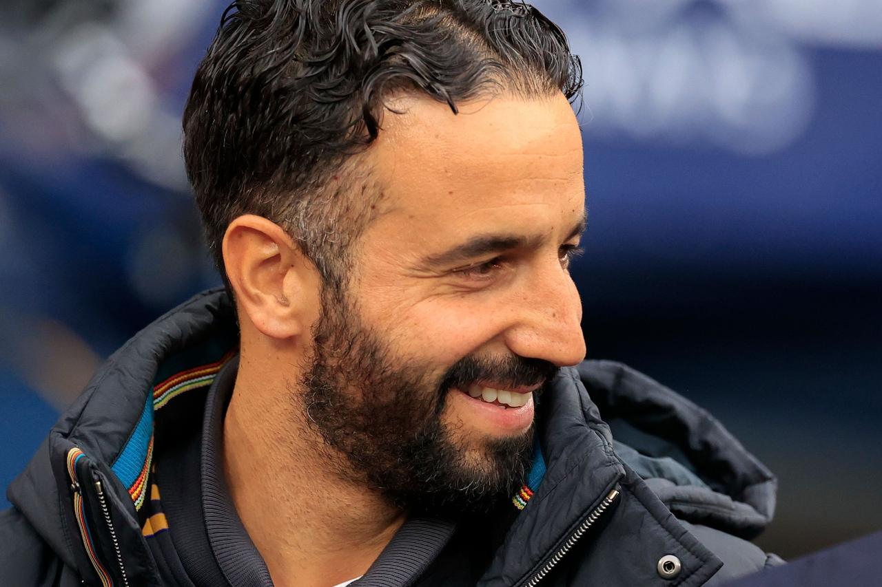 阿莫林还是下课了，曼联的耐心还是被消耗完了，看来被垫底的狼队逼平这场比赛确实影响