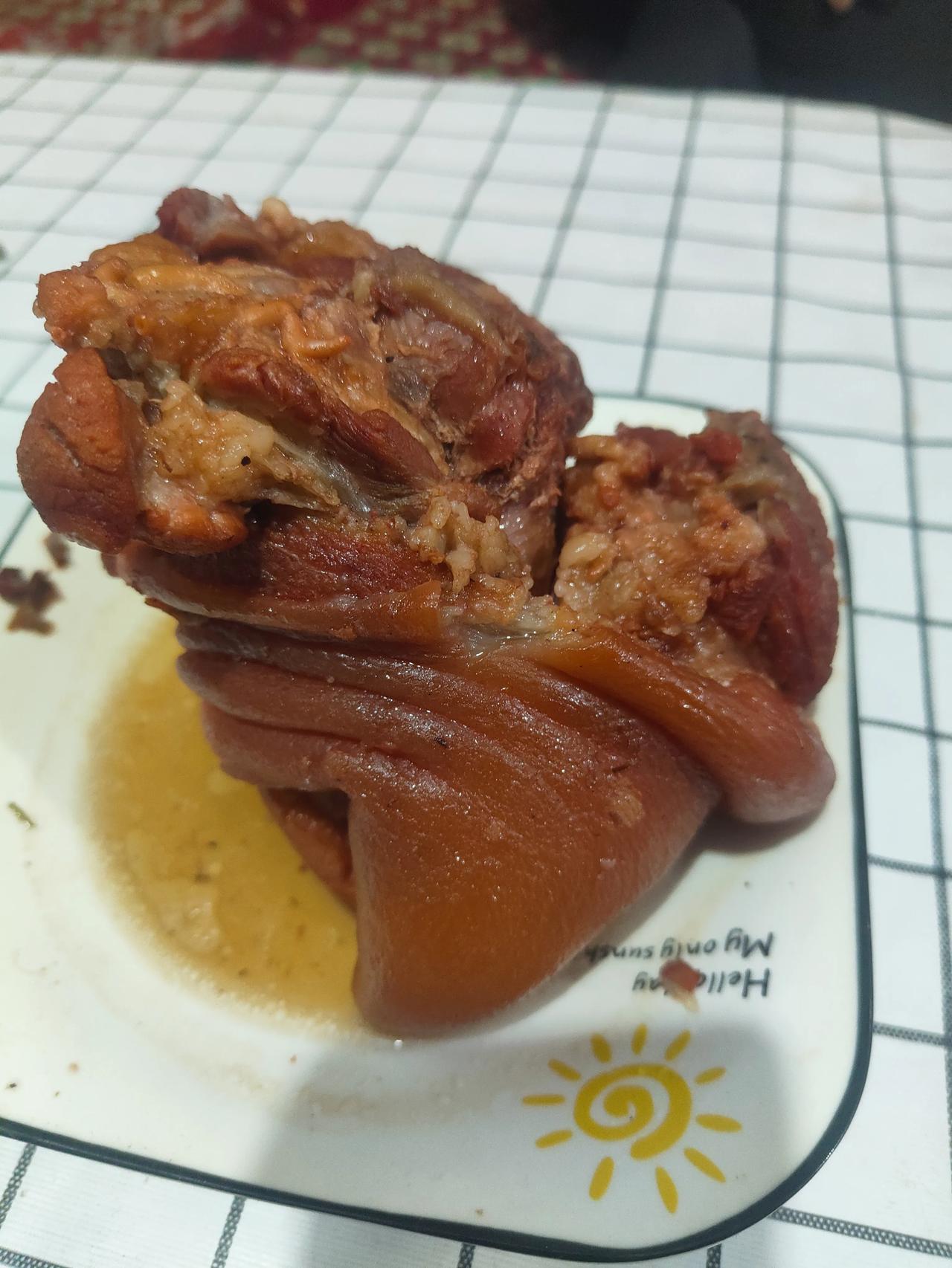 连续三天暴食了，体重又是新高了，明天必须回归了。

       短短几天时间就