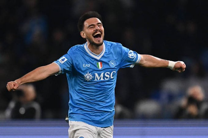 意大利全市场网曼联最近几周一直在关注埃尔吉夫埃尔马斯。曼联正在评估中场球员的选择